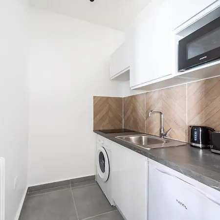Colore Entre Versailleset Paris- Iii شقة *